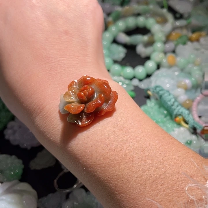 颈饰未镶嵌翡翠天