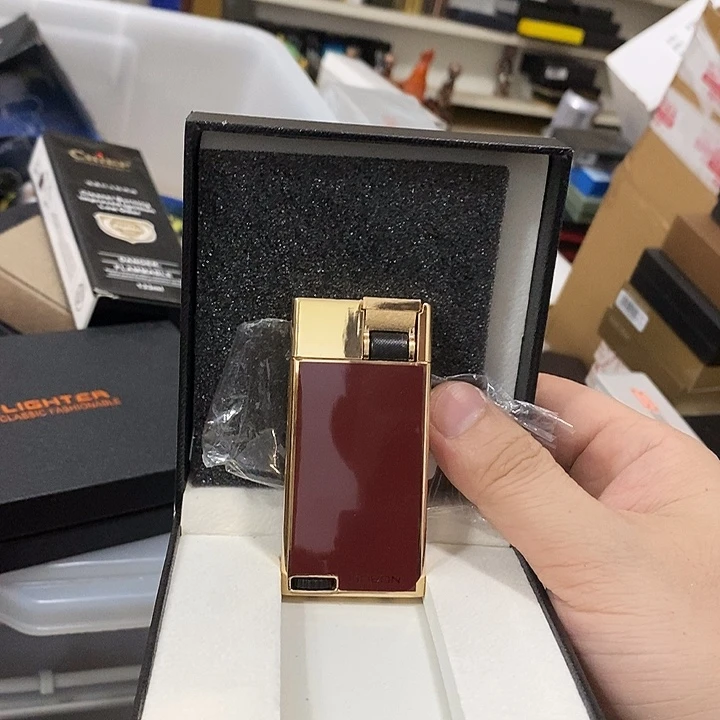 王***岁充气打火机充气打火机