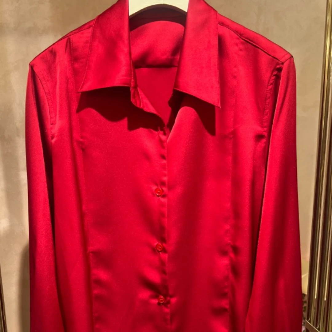 女士双色衬衫（红白黑内蕾丝）