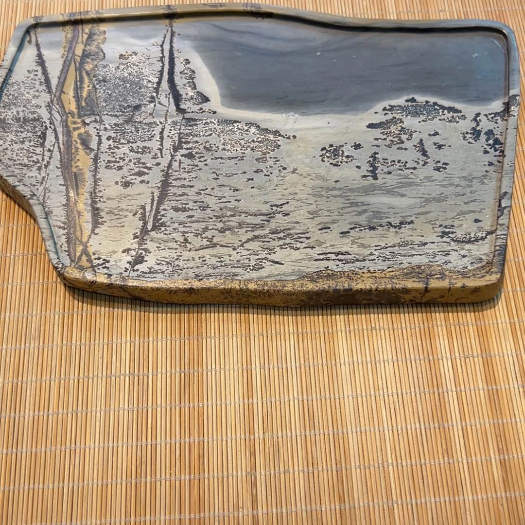 雲***初天然国画石干泡台