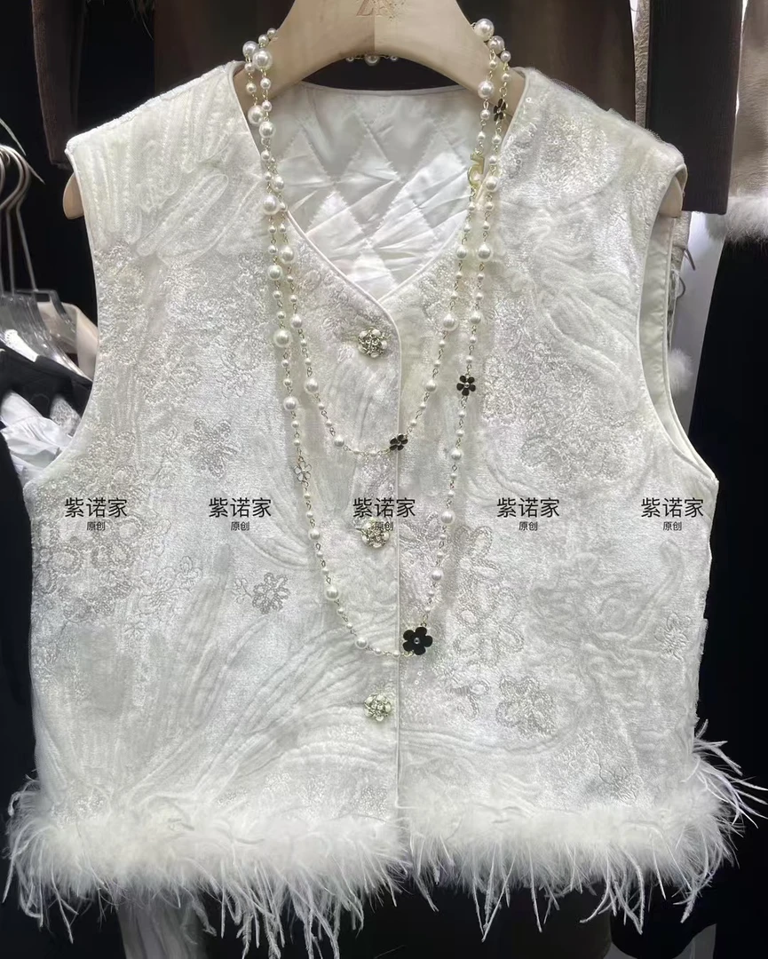 2235重工拼蕾丝国风马甲