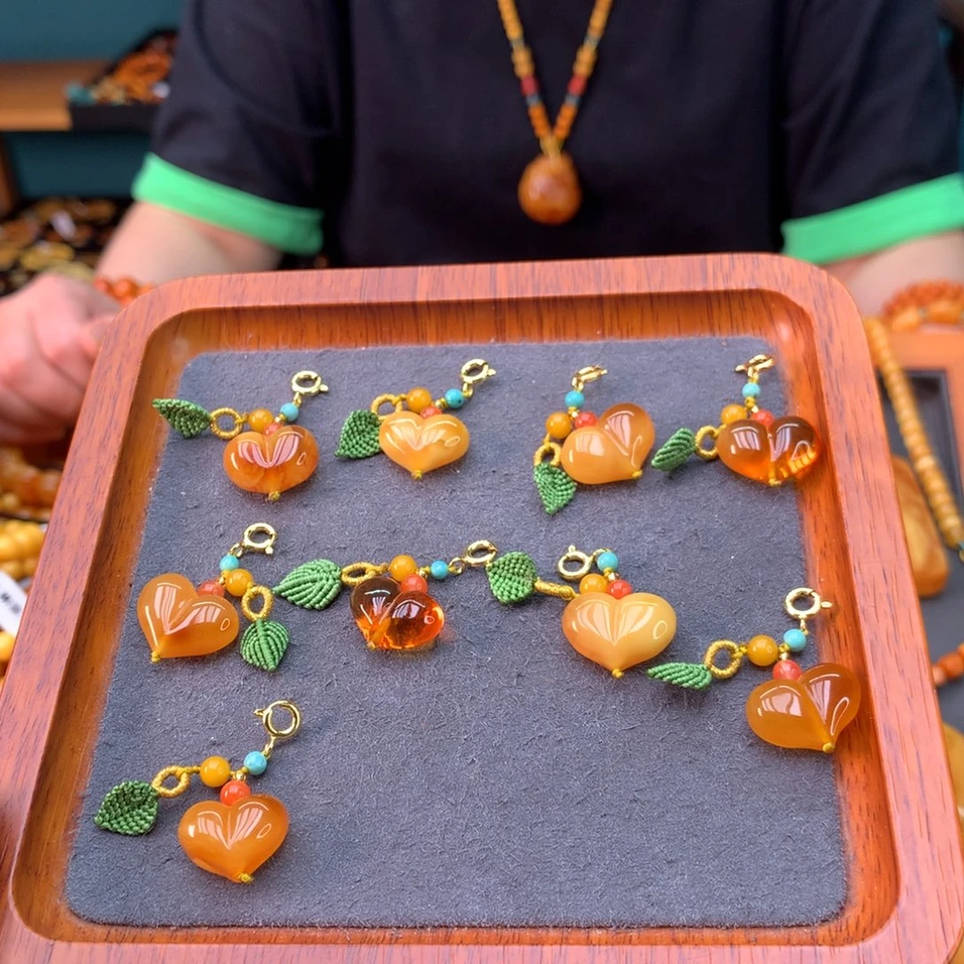 蜜蜡未镶嵌吊坠(不含链)多样性发一