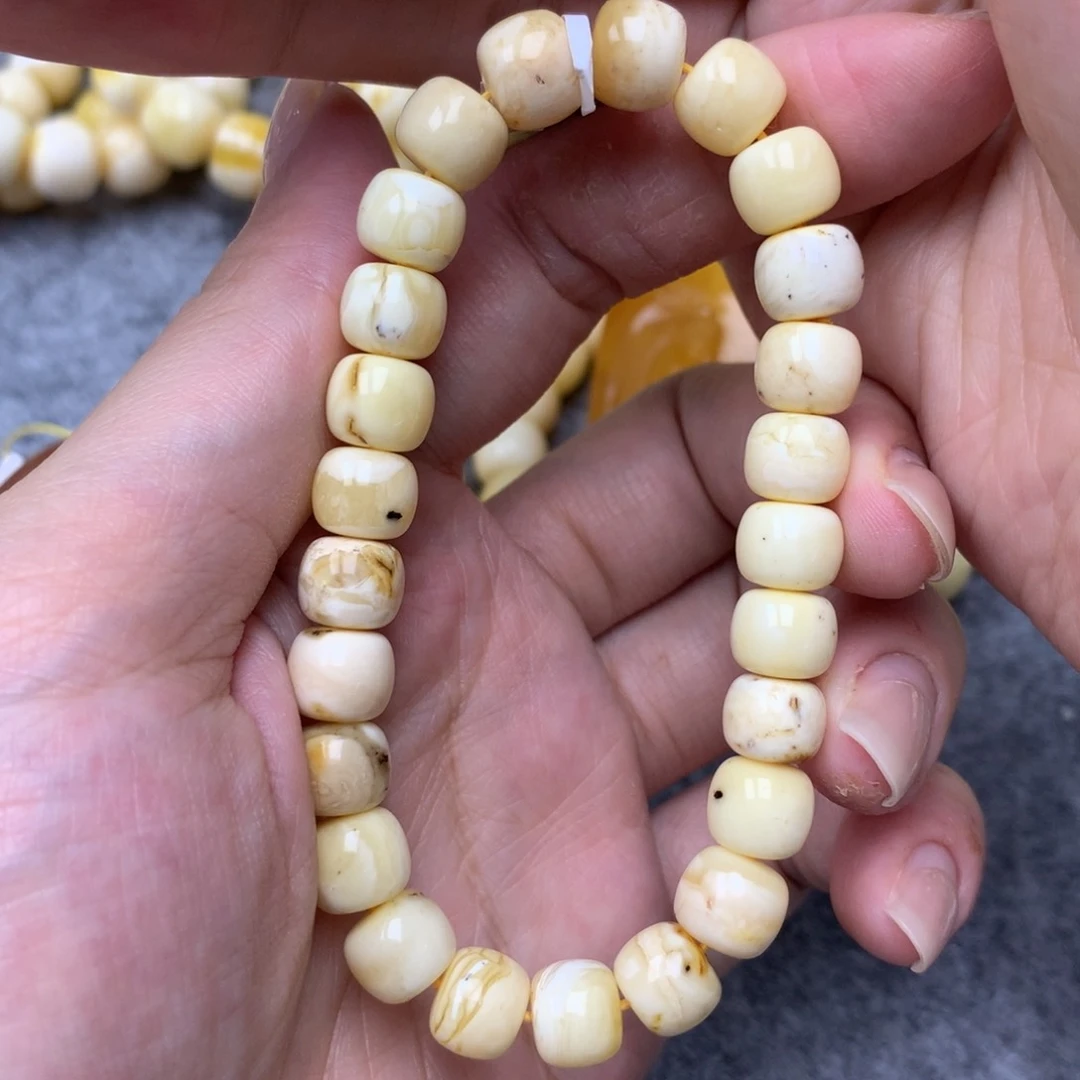 琥珀未镶嵌珠宝奇石12