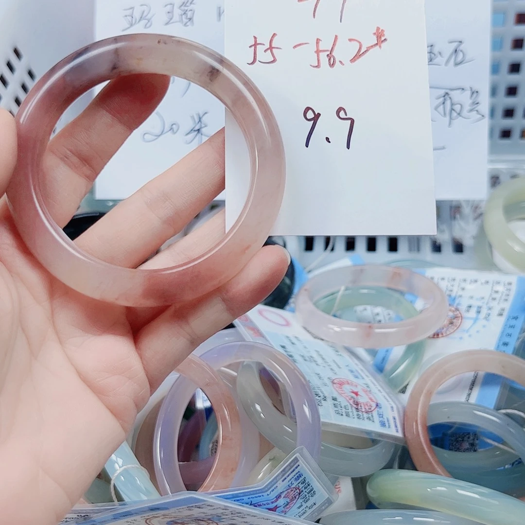 石英质玉手镯未镶嵌