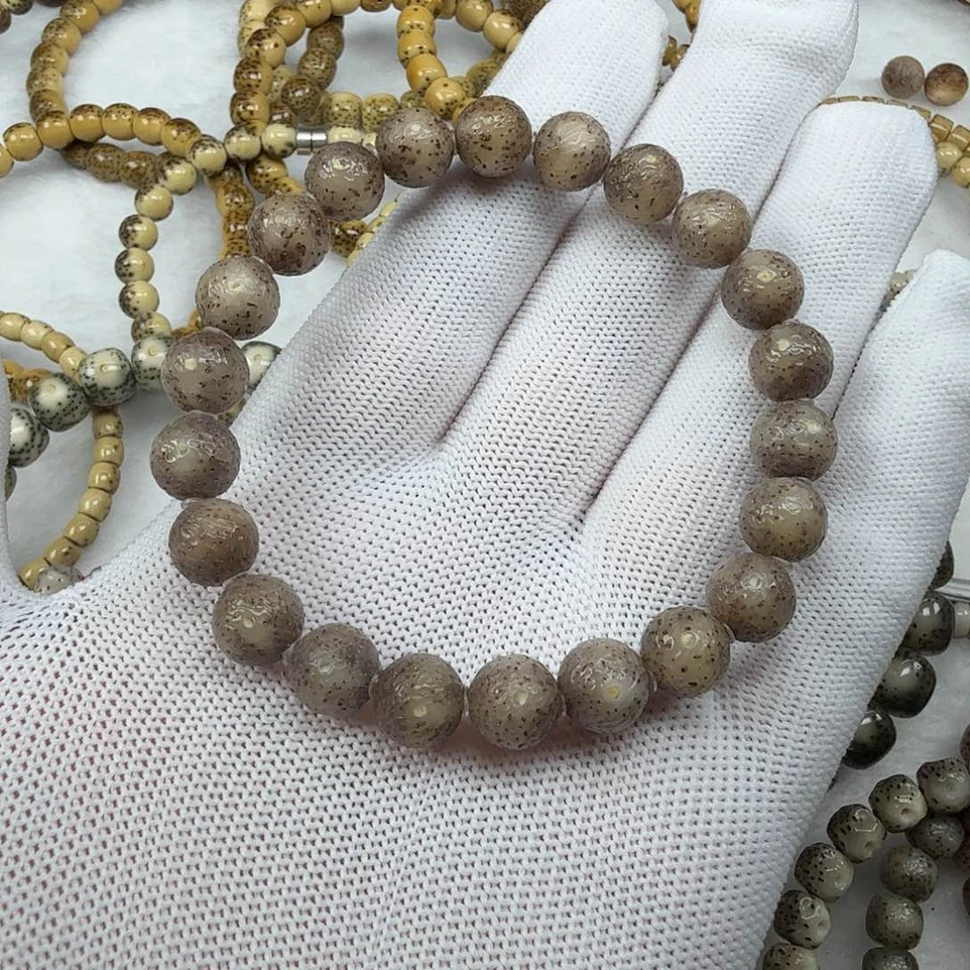 星月菩提吊坠闪购10卡9.5