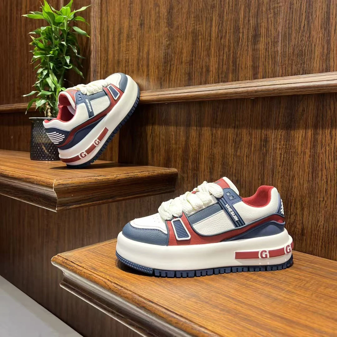 2025秋季新款低帮皮面厚底舒适百搭爆款休闲鞋时尚软底拼色潮鞋男