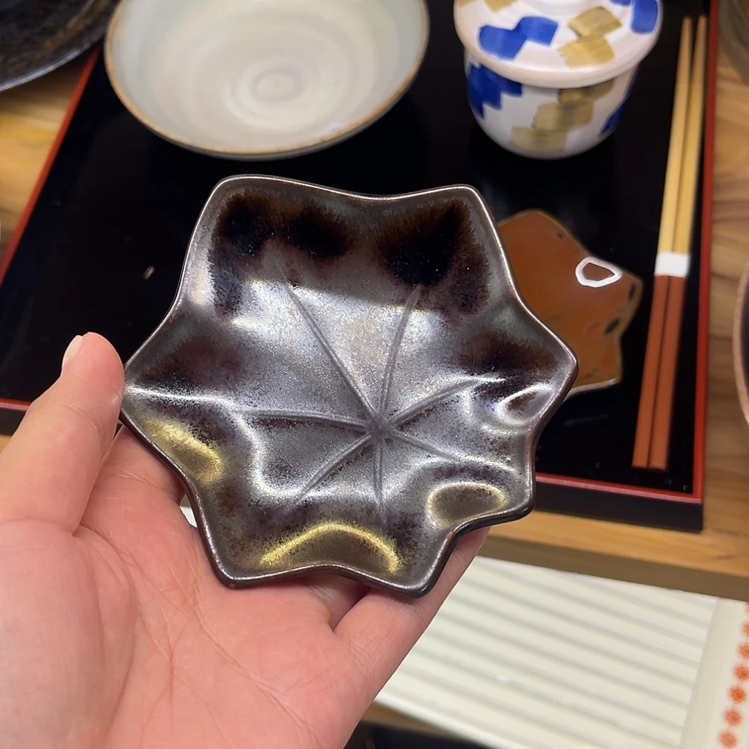 一***欢瓷片枫叶异形小碟子aq