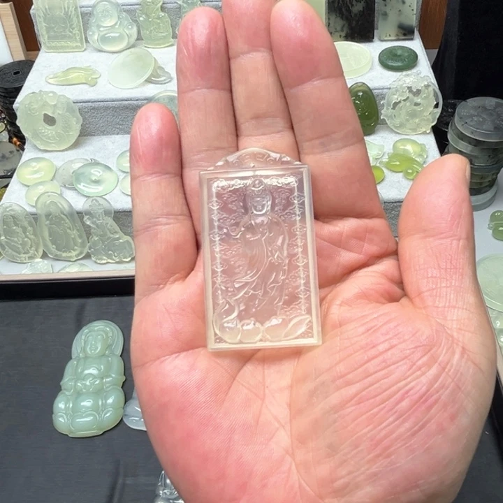 蛇纹石玉颈饰未镶嵌天*堂