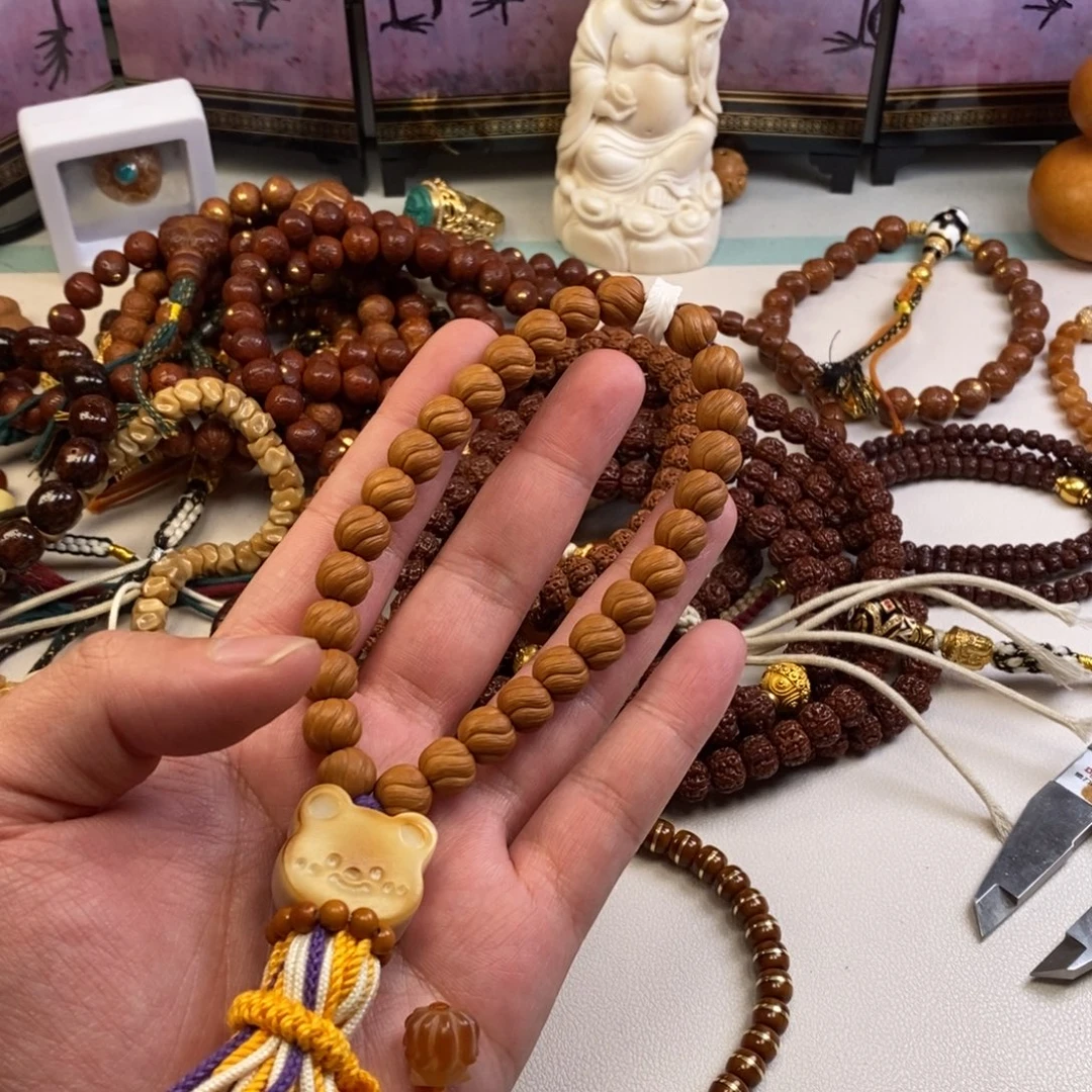 猴头核桃吊坠。。。。。。。。。。。