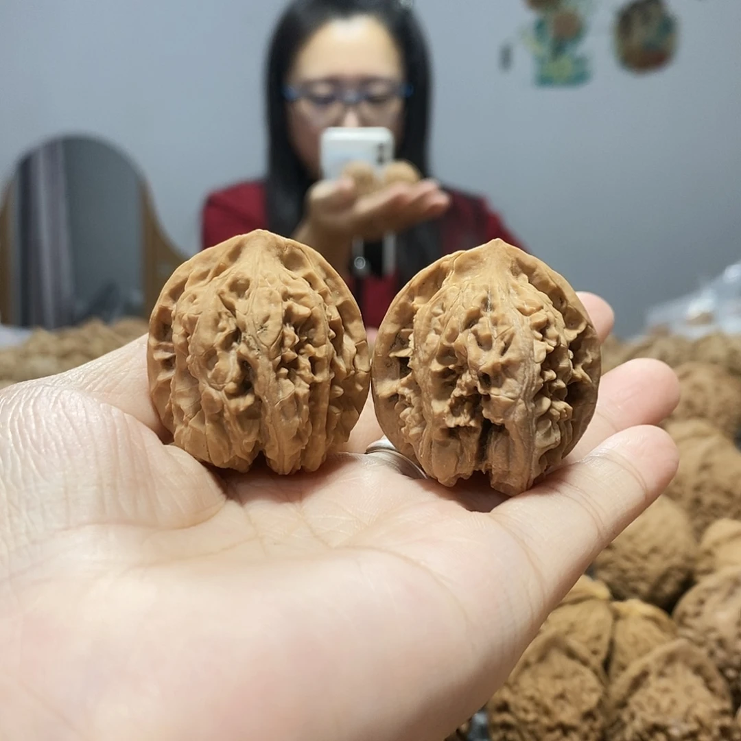吊坠文玩核桃梨木台36