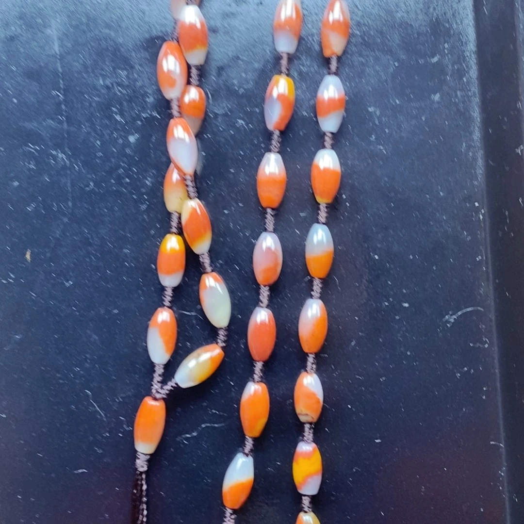 石英质玉（黄龙玉）未镶嵌颈饰