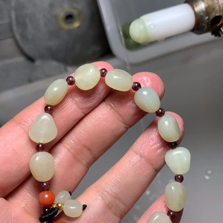 和田玉未镶嵌手串