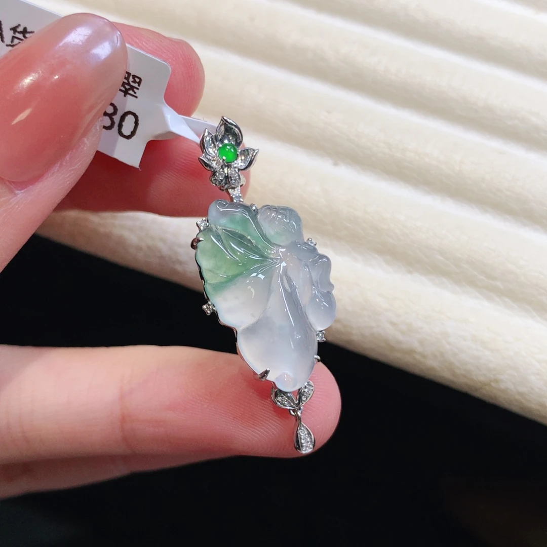 翡翠18K金镶嵌颈饰