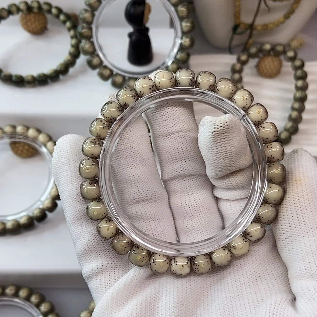 骏***川星月菩提手串8通体大留白灰粉冰49