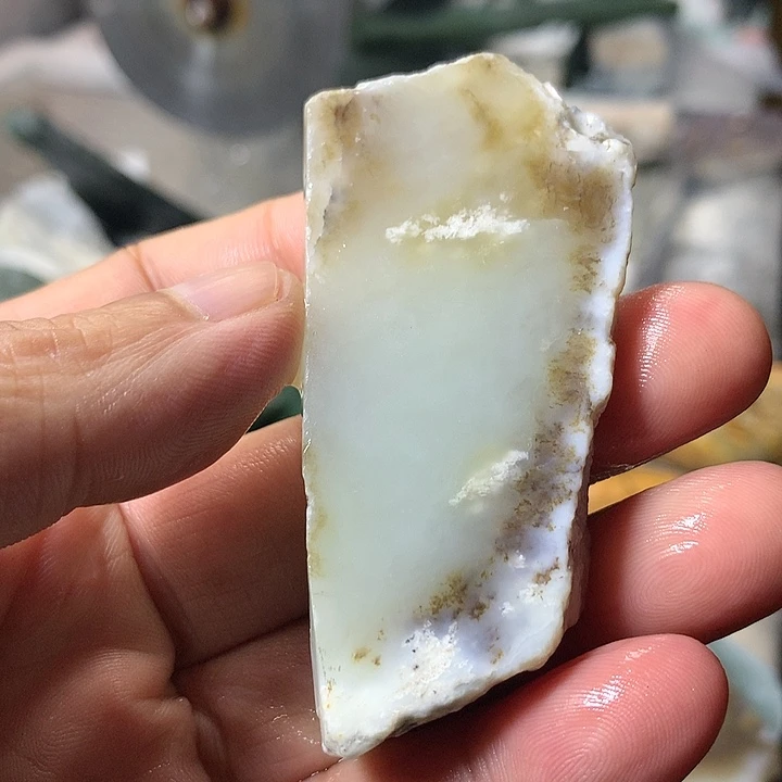 颈饰未镶嵌和田玉（糖玉）