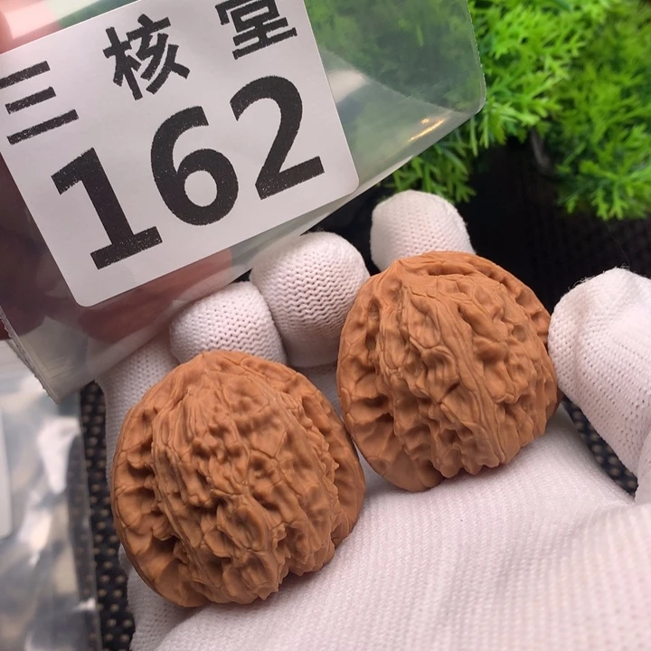 文玩核桃把件白狮子40