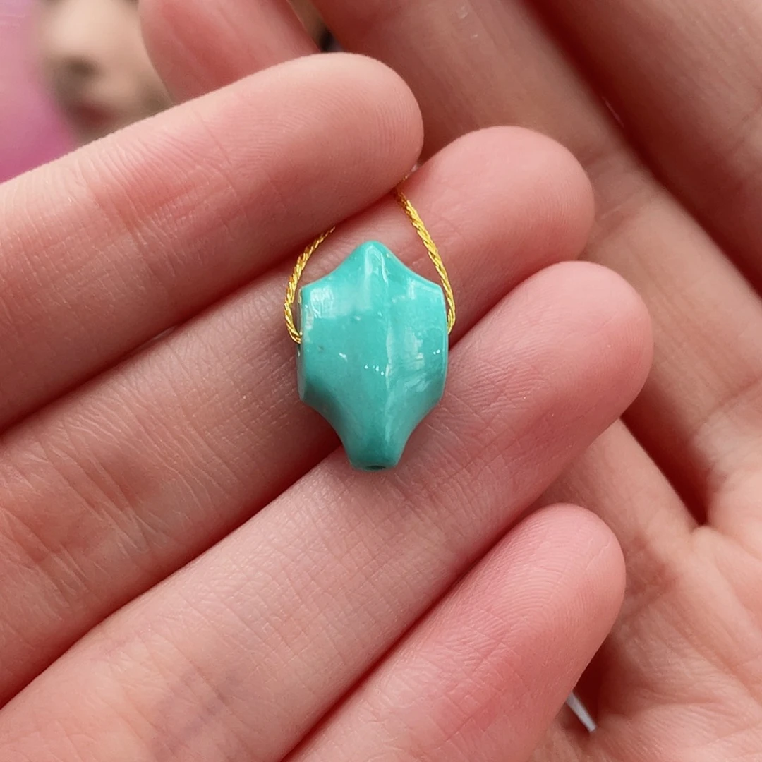 绿松石颈饰未镶嵌