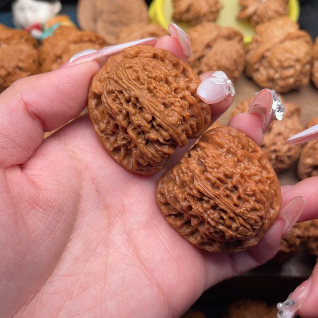 文玩核桃把件全品，逐鹿红皮南疆41