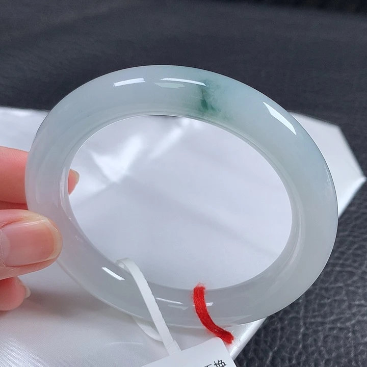 翡翠未镶嵌手镯（圆镯）