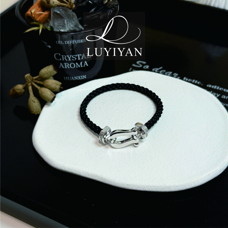 铜合金锆石手链 马蹄扣银镶钻爆闪钢丝手链SLa742