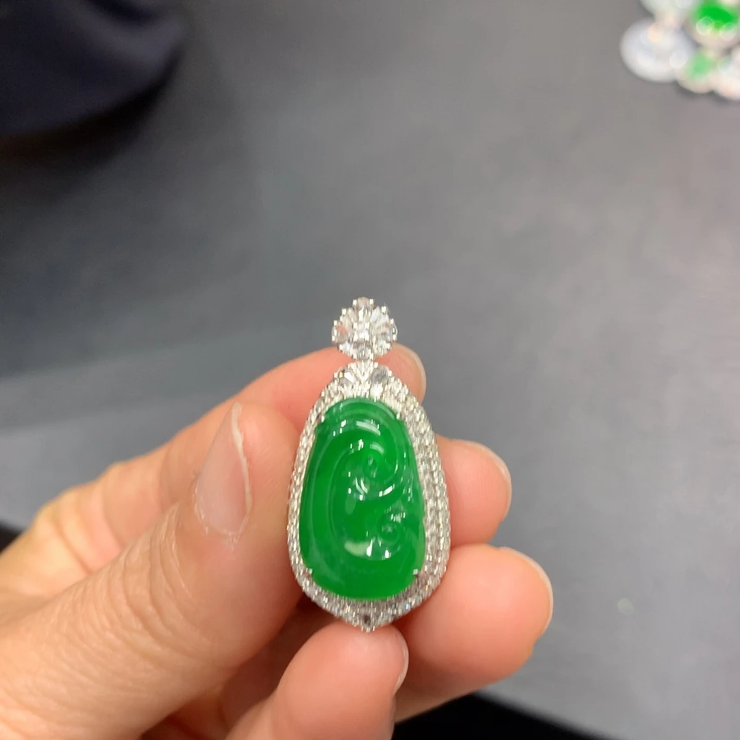 翡翠18K金镶嵌吊坠(不含链)