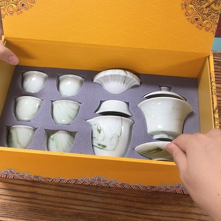 孤品茶具套装等。