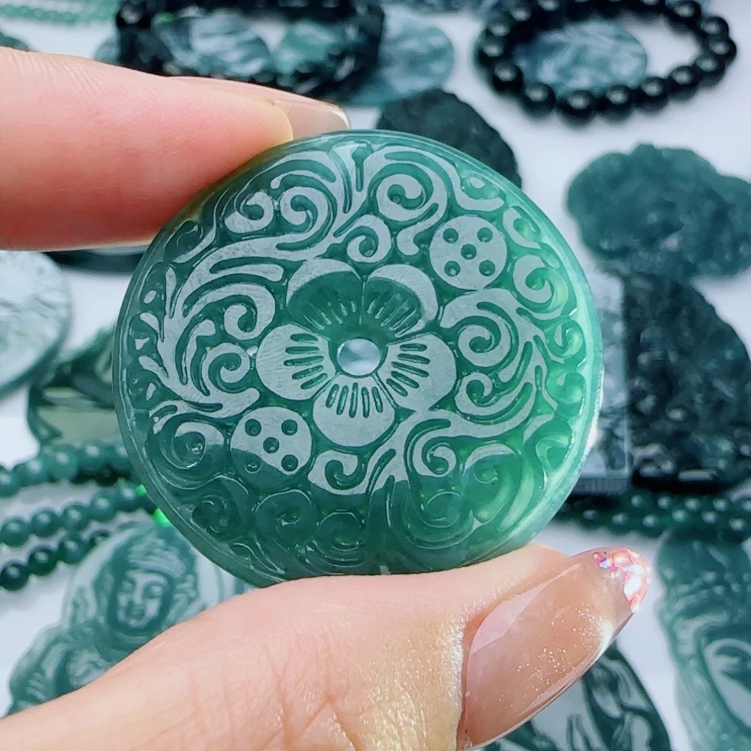 颈饰未镶嵌翡翠多样性发货天然的A货翡翠