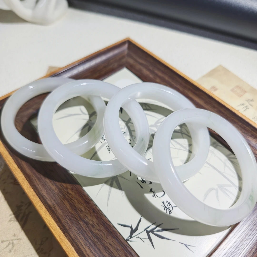 新疆玉石 冰飘翠白手镯圆条宽条 多样性发货 拍一发一 T142