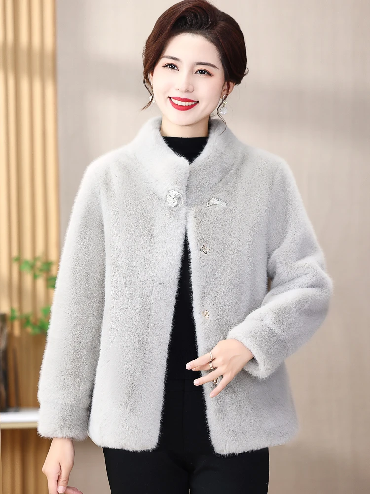 妈妈秋冬新款中年女士加厚皮毛一体中老年冬装