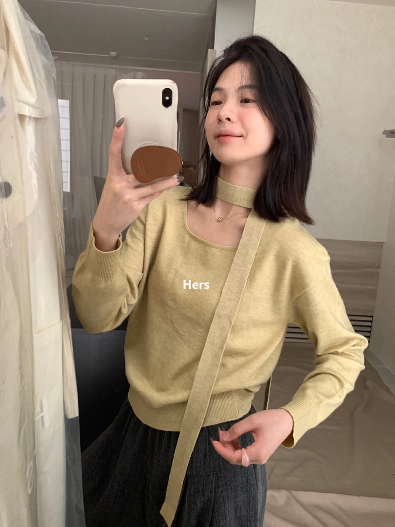宽松版针织毛衣，