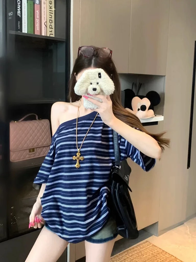 红色复古条纹露斜肩短袖T恤女2025年夏季新款慵懒风宽松上衣9229