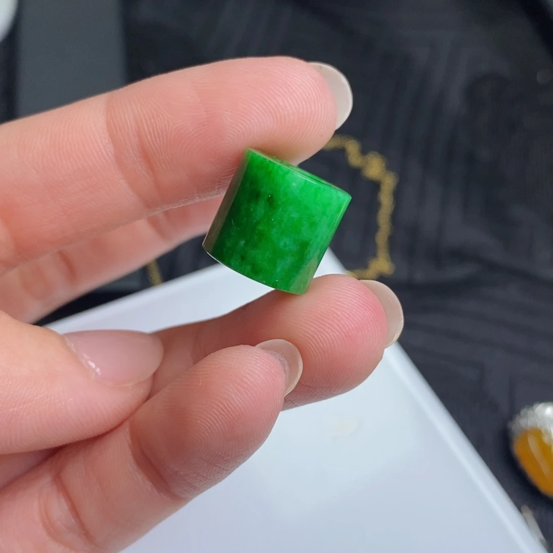 翡翠散珠路路通一颗