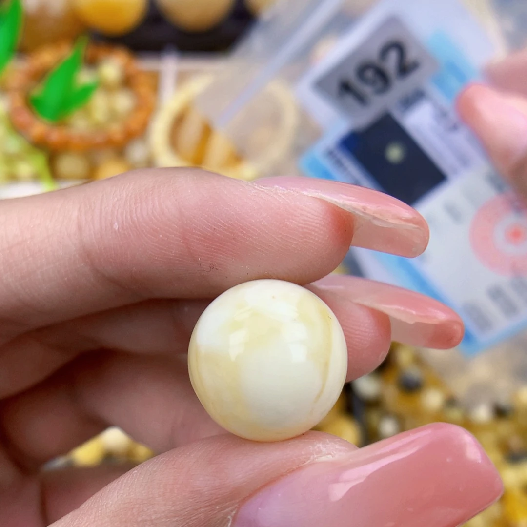 未镶嵌琥珀珠宝奇石14.6