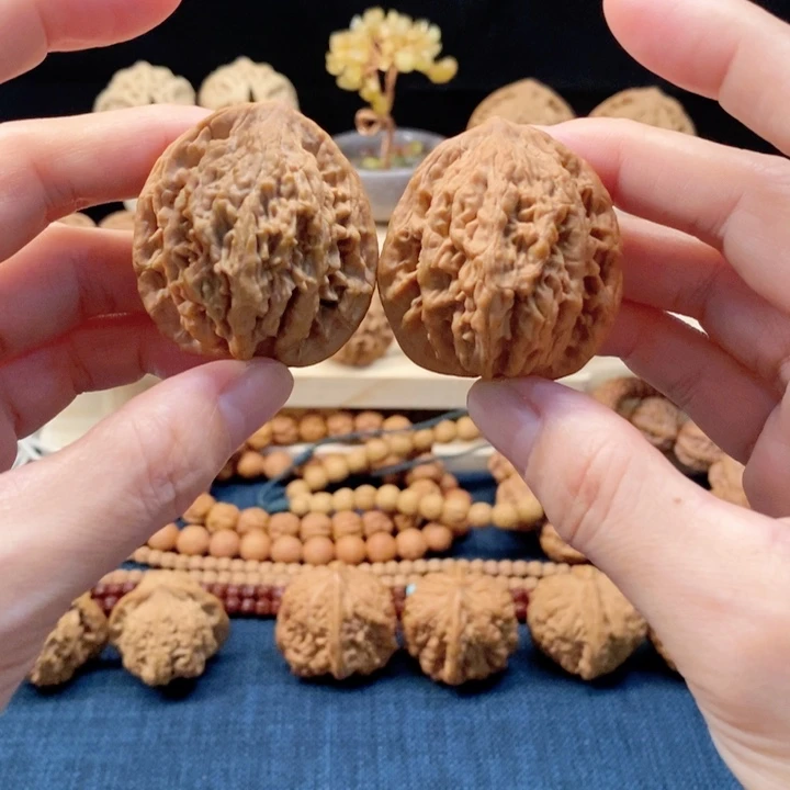 吊坠桃核汉高虎头39