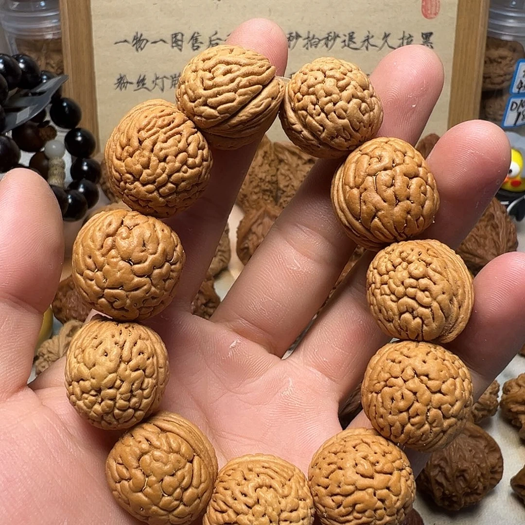 69号文玩桃核11颗脑纹