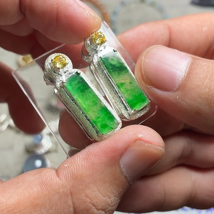 定制翡翠未镶嵌翡翠