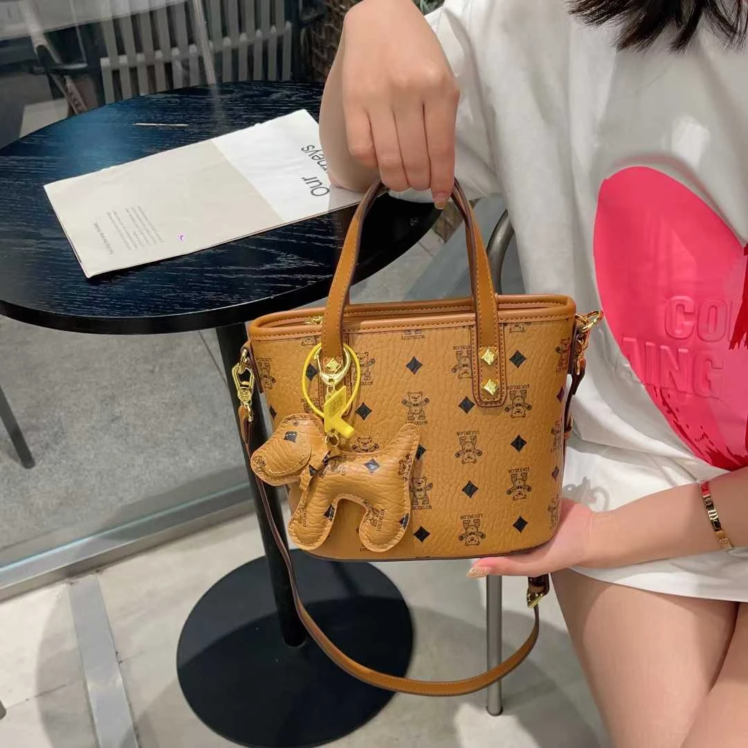 芭尼熊休闲经典百搭减龄韩版时尚菜篮子手提单肩斜挎包