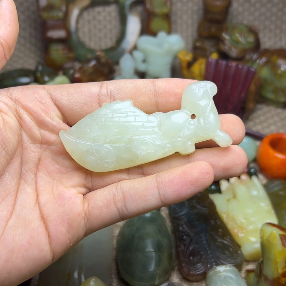 未镶嵌蛇纹石玉颈饰