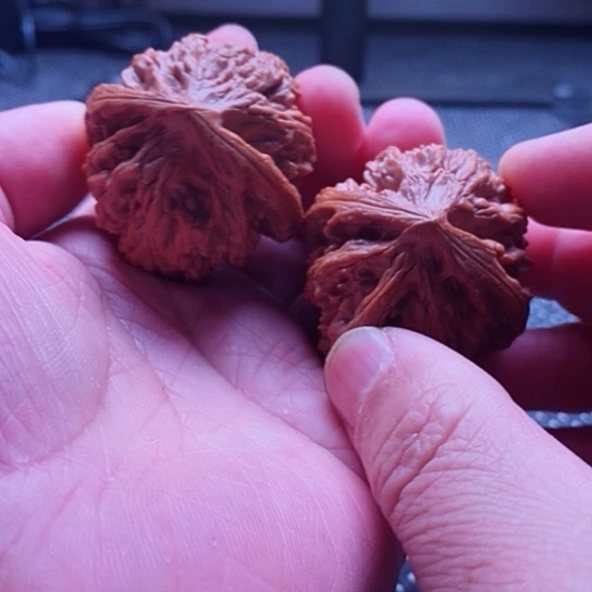 文玩核桃把件蒙****?野生寿桃狮子头