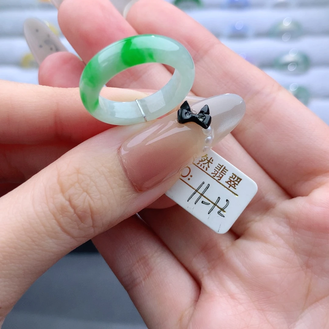 翡翠未镶嵌戒指戒指