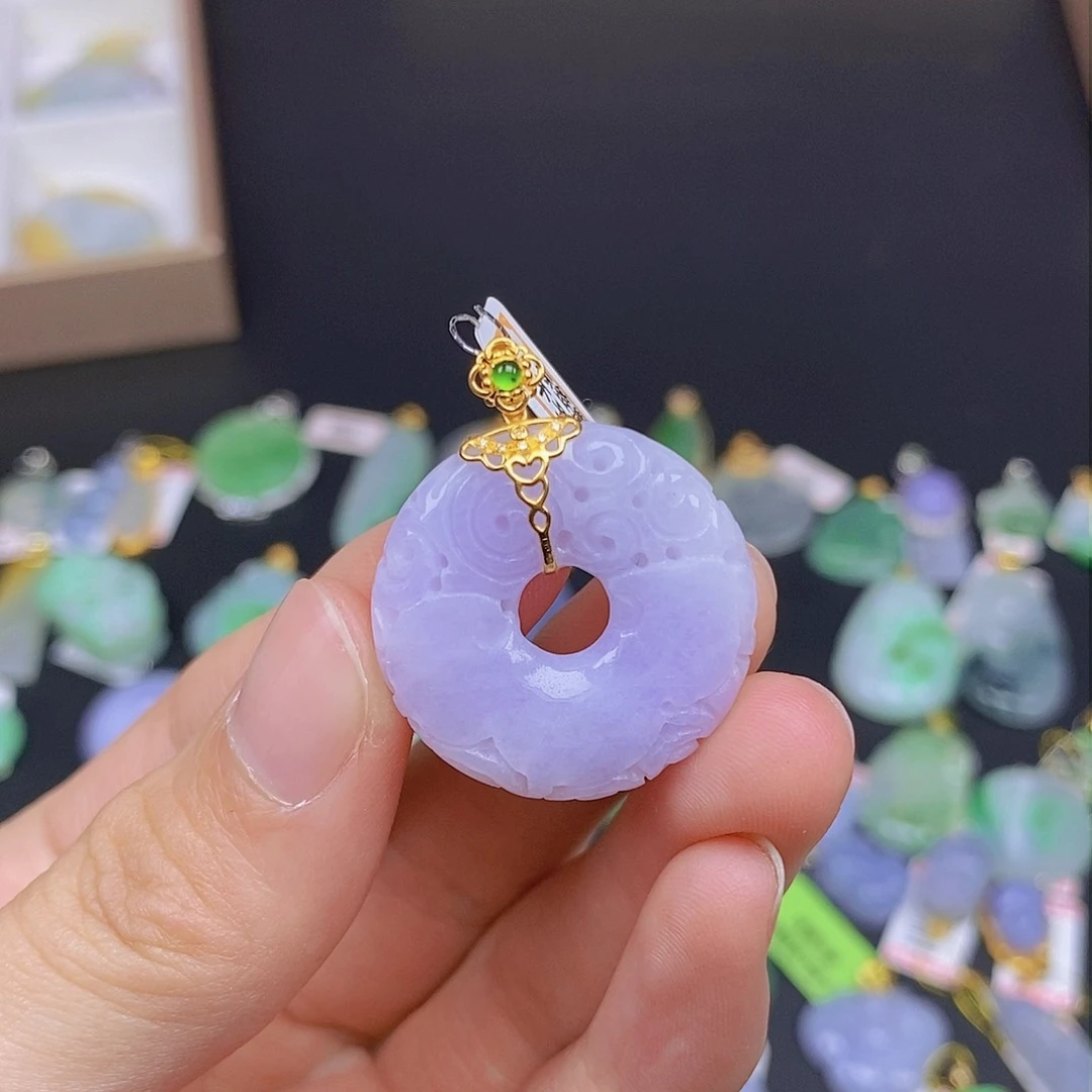 翡翠颈饰18K金镶嵌翡翠