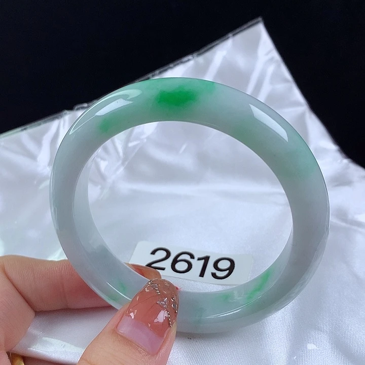 翡翠手镯未镶嵌55圈