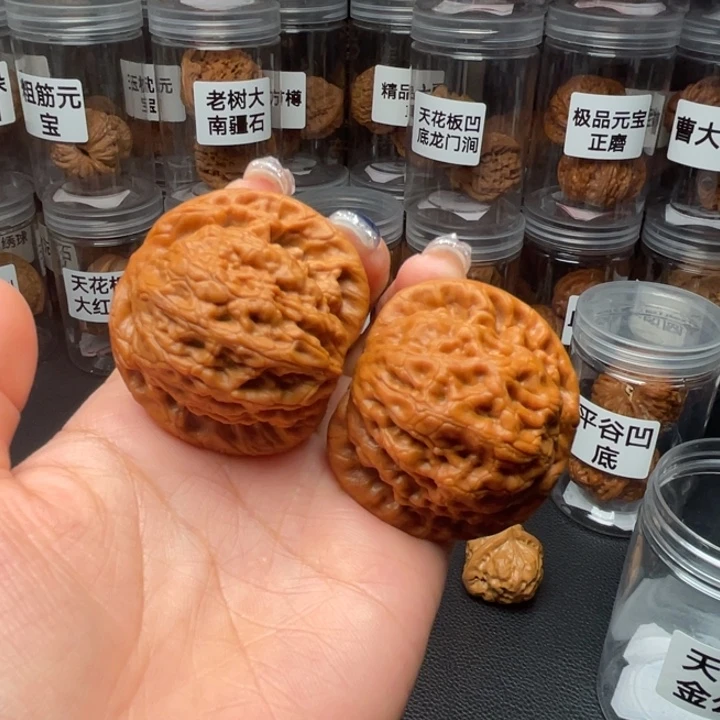 文玩核桃吊坠金公子42