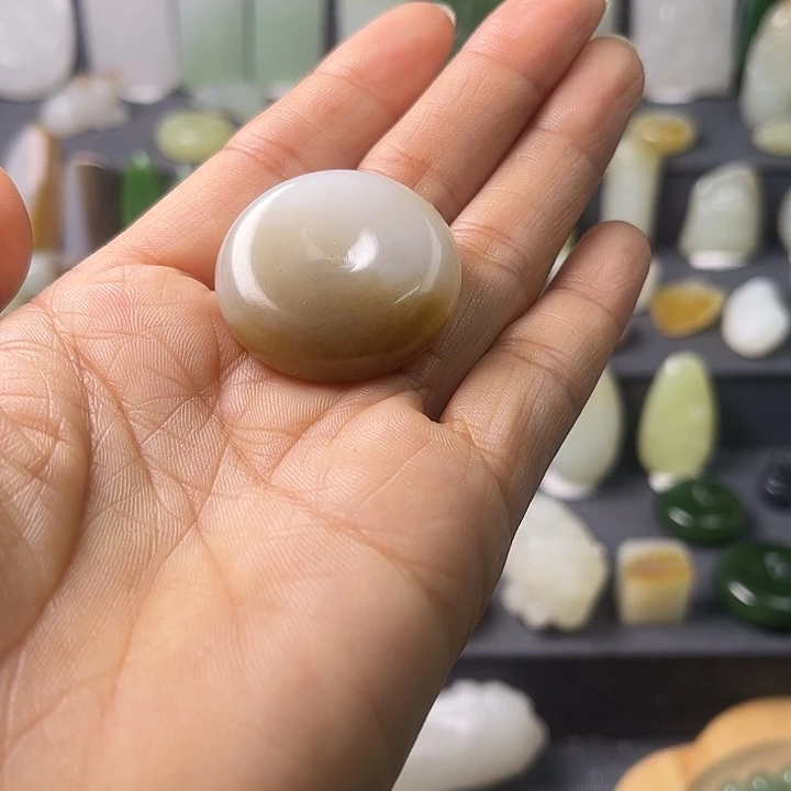 和田玉（糖玉）未镶嵌颈饰