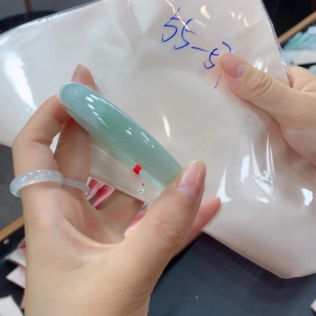 翡翠未镶嵌手镯买断