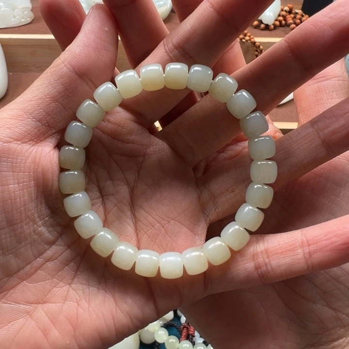 和田玉未镶嵌颈饰且末8