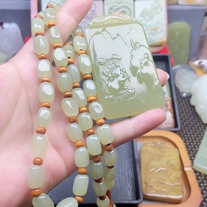 新疆昆仑山料生肖鼠