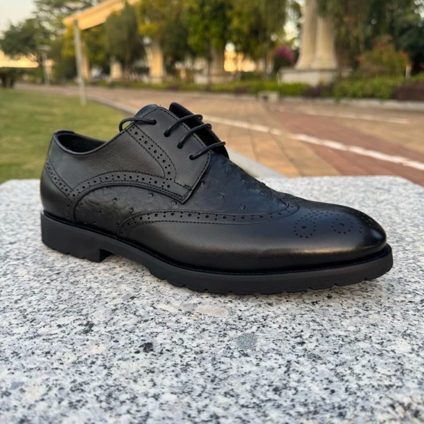 鸵鸟皮男鞋正装皮鞋男士英伦风布洛克雕花透气商务休闲尖头皮鞋
