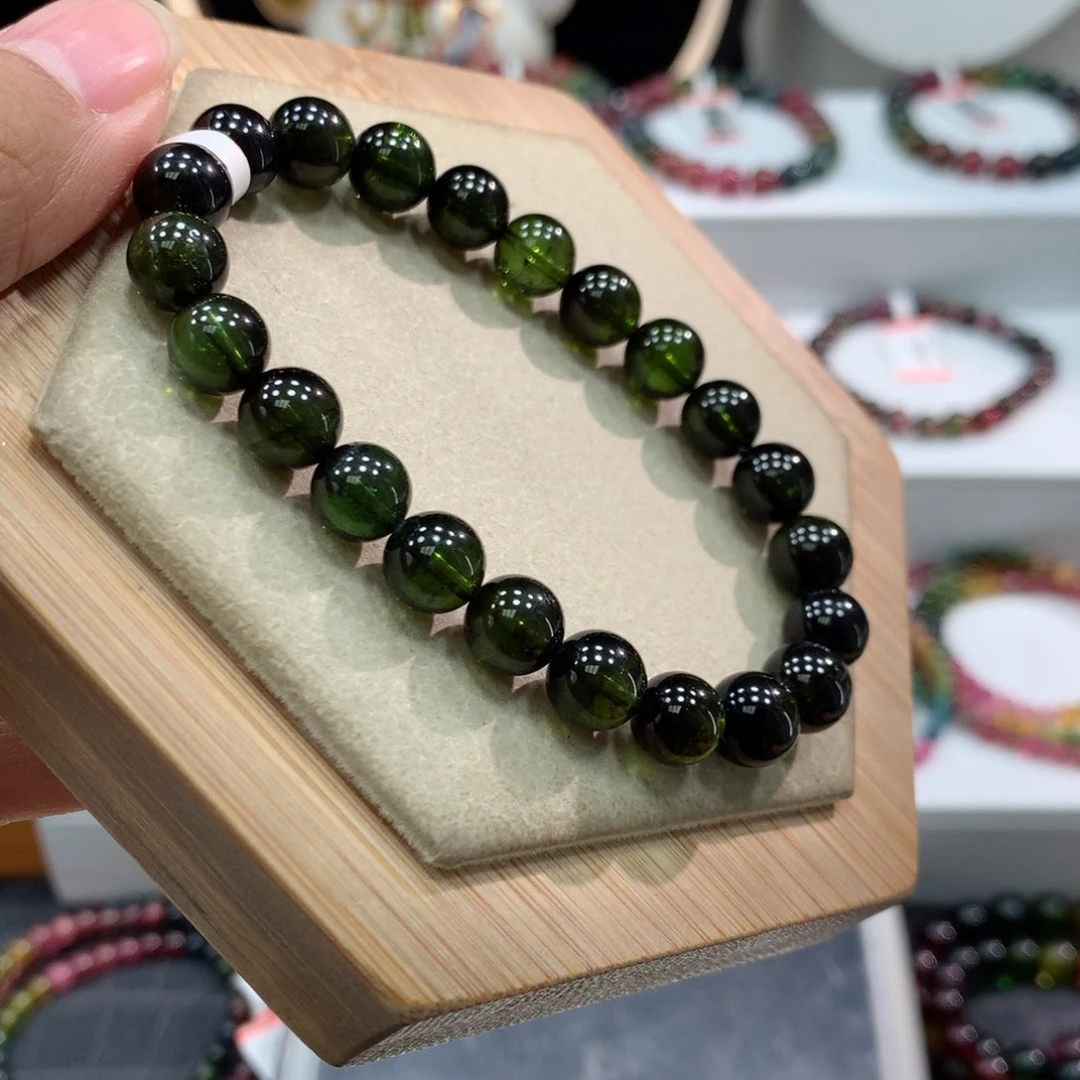 手链碧玺未镶嵌    8.4mm。