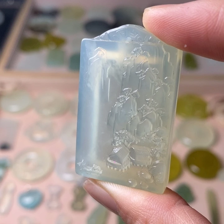 蛇纹石玉颈饰未镶嵌